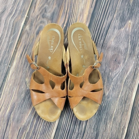 Women's size 42 Dansko Heels - Picture 1 of 5